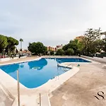 Stylish Retreat 1Bed, Pool, Sleeps 3