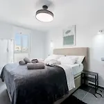 Stylish Retreat 1Bed, Pool, Sleeps 3