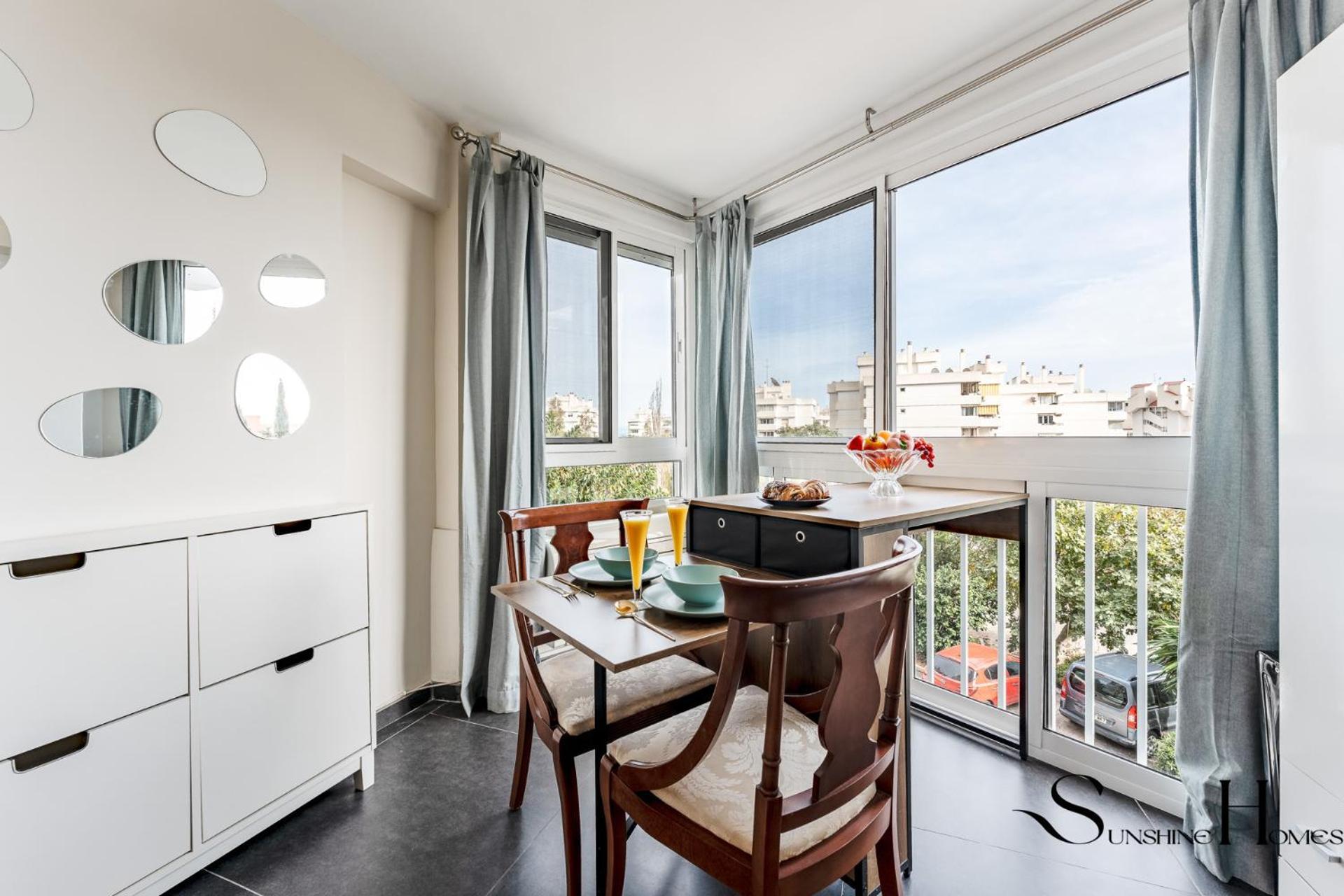Stylish Retreat 1bed, Pool, Sleeps 3 Benalmadena