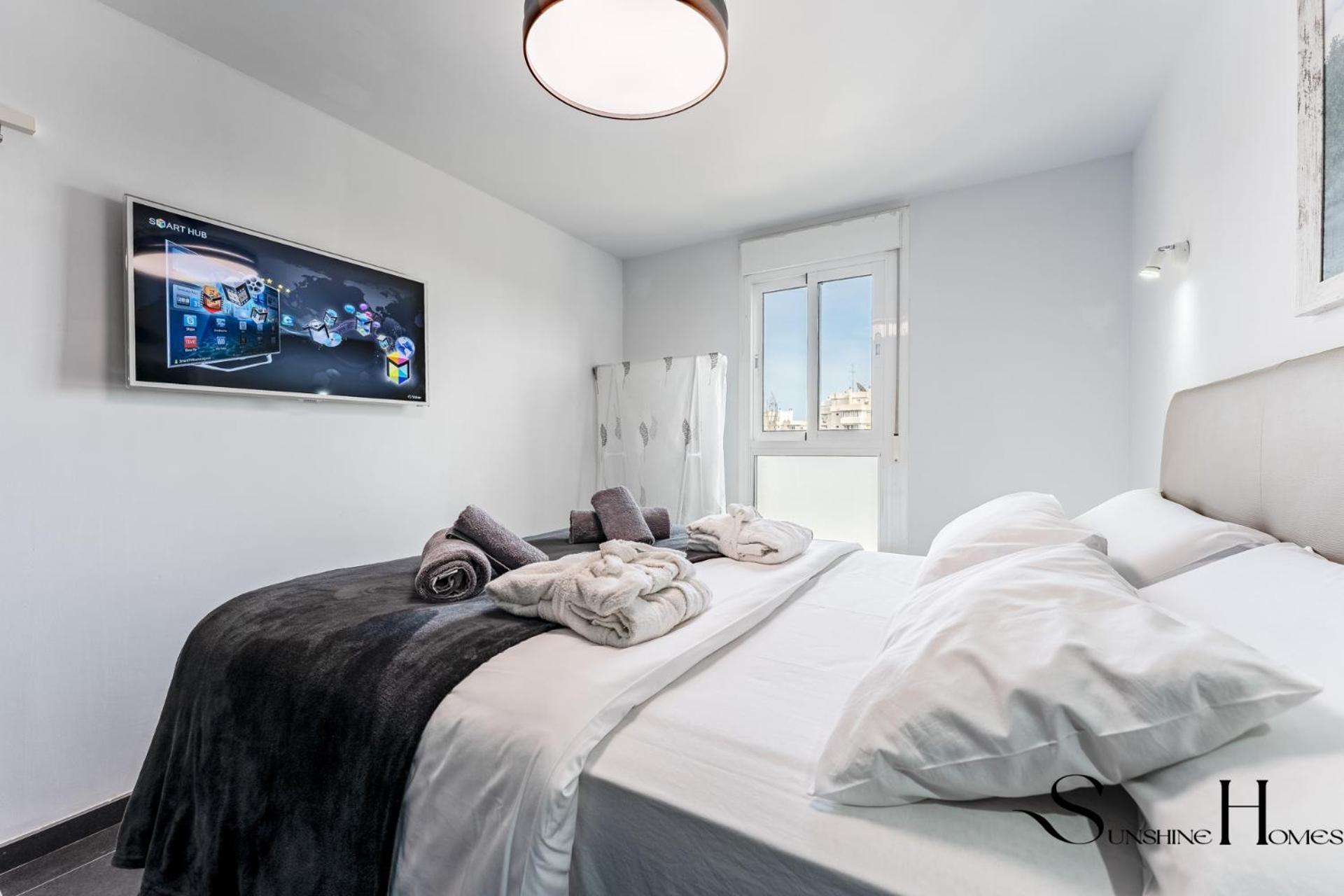 Stylish Retreat 1bed, Pool, Sleeps 3 *