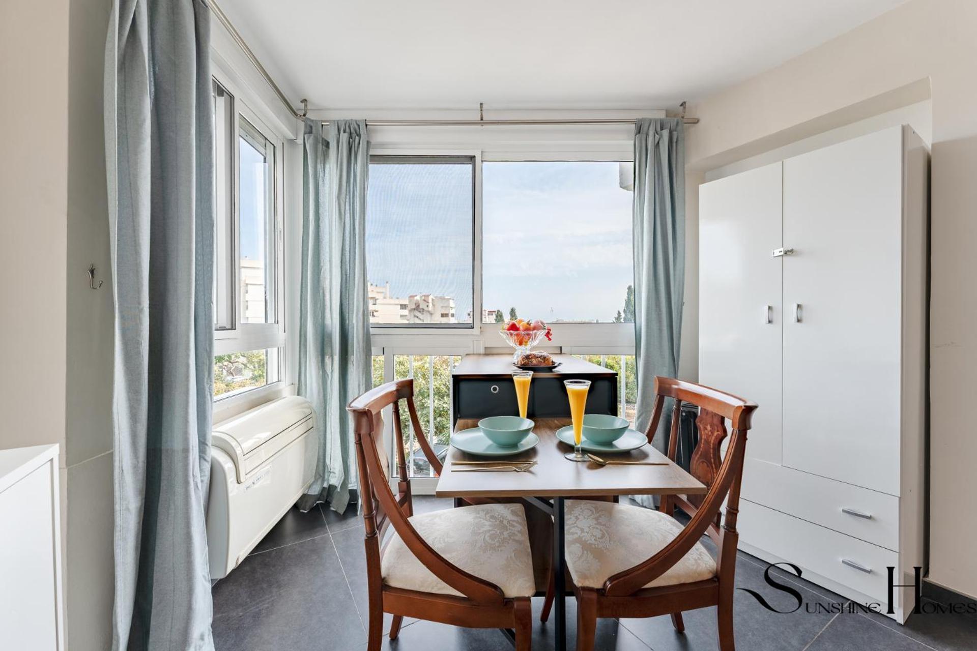 Stylish Retreat 1bed, Pool, Sleeps 3 * Benalmadena