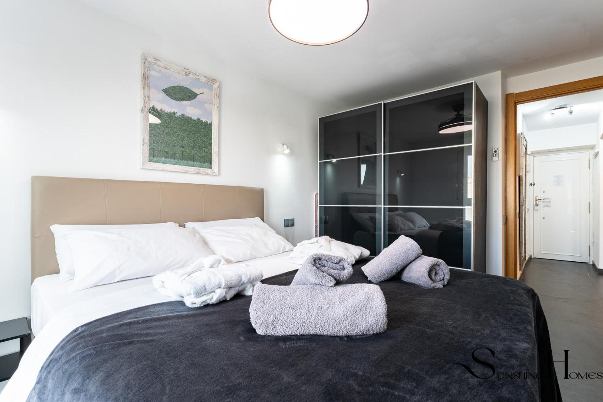 Stylish Retreat 1bed, Pool, Sleeps 3