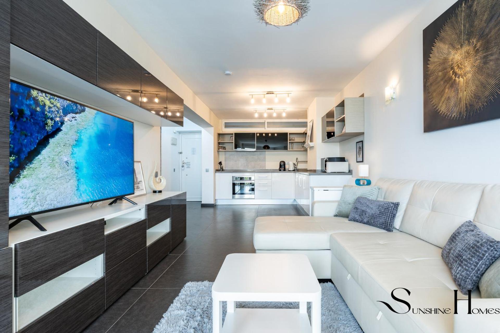Stylish Retreat 1bed, Pool, Sleeps 3 *